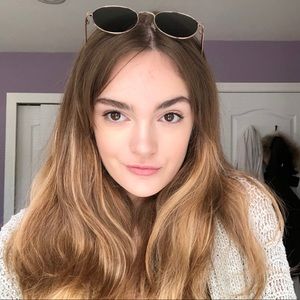 Meet your Posher, Chloe